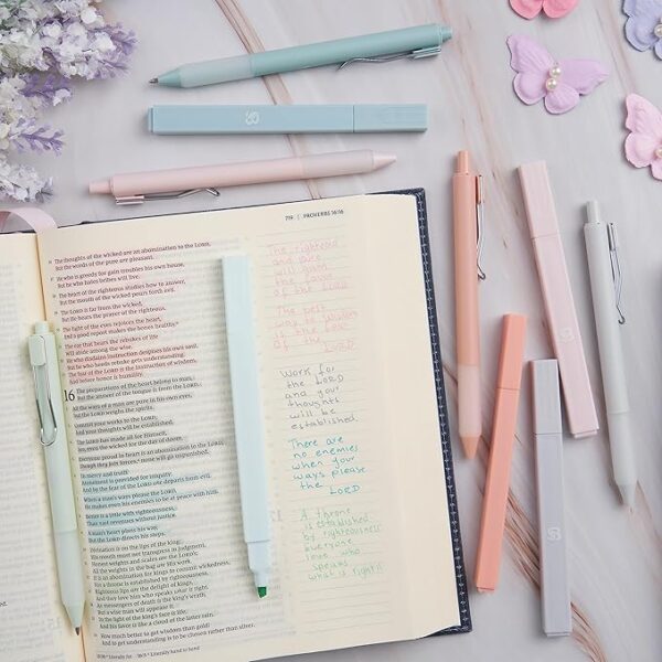 highlighters and gel pens usage