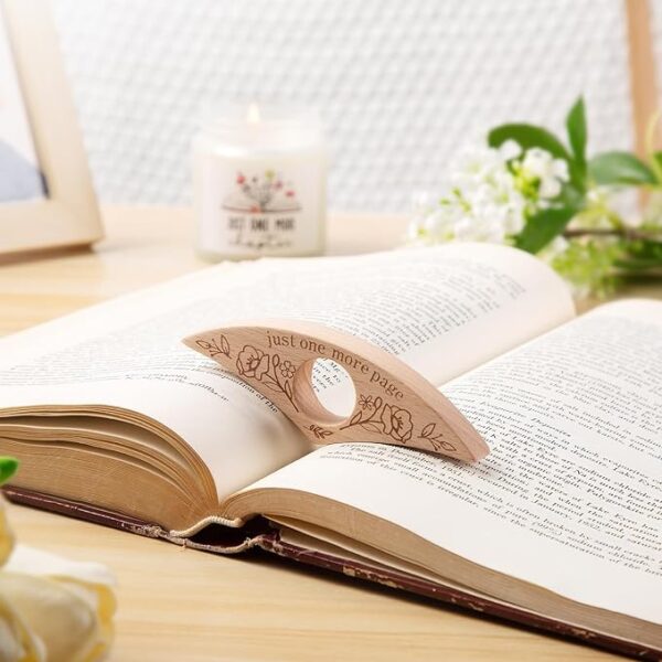 bookish gift set page holder